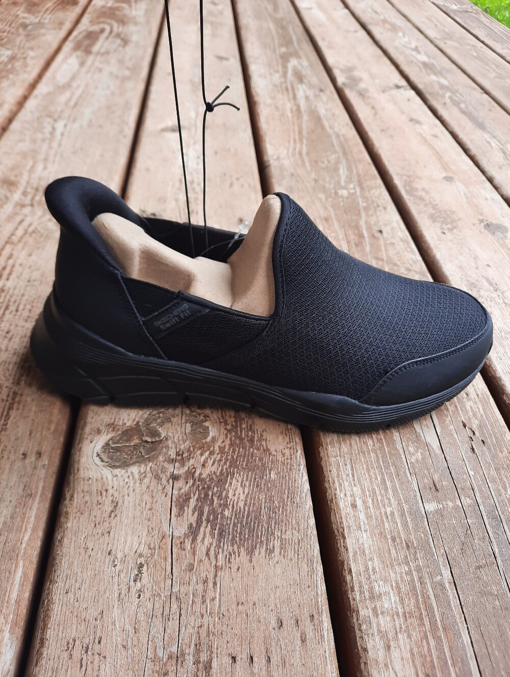 NWT Skechers Hands Free Swift Fit Memory Foam Black Slip-on Shoes Size 8.5 - Picture 2 of 16